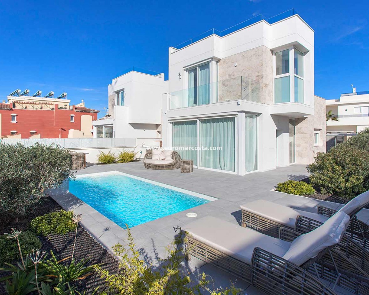 Villa · Nueva construcción  · Torrevieja · 4048