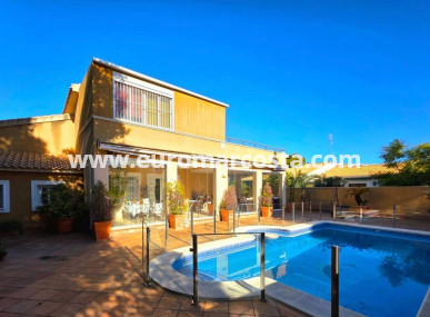 Villa - Sale - Orihuela Costa - Campoamor