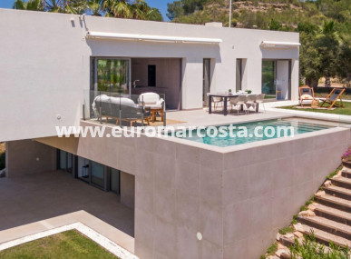 Villa - Sale - San Miguel de Salinas - Las Colinas Golf