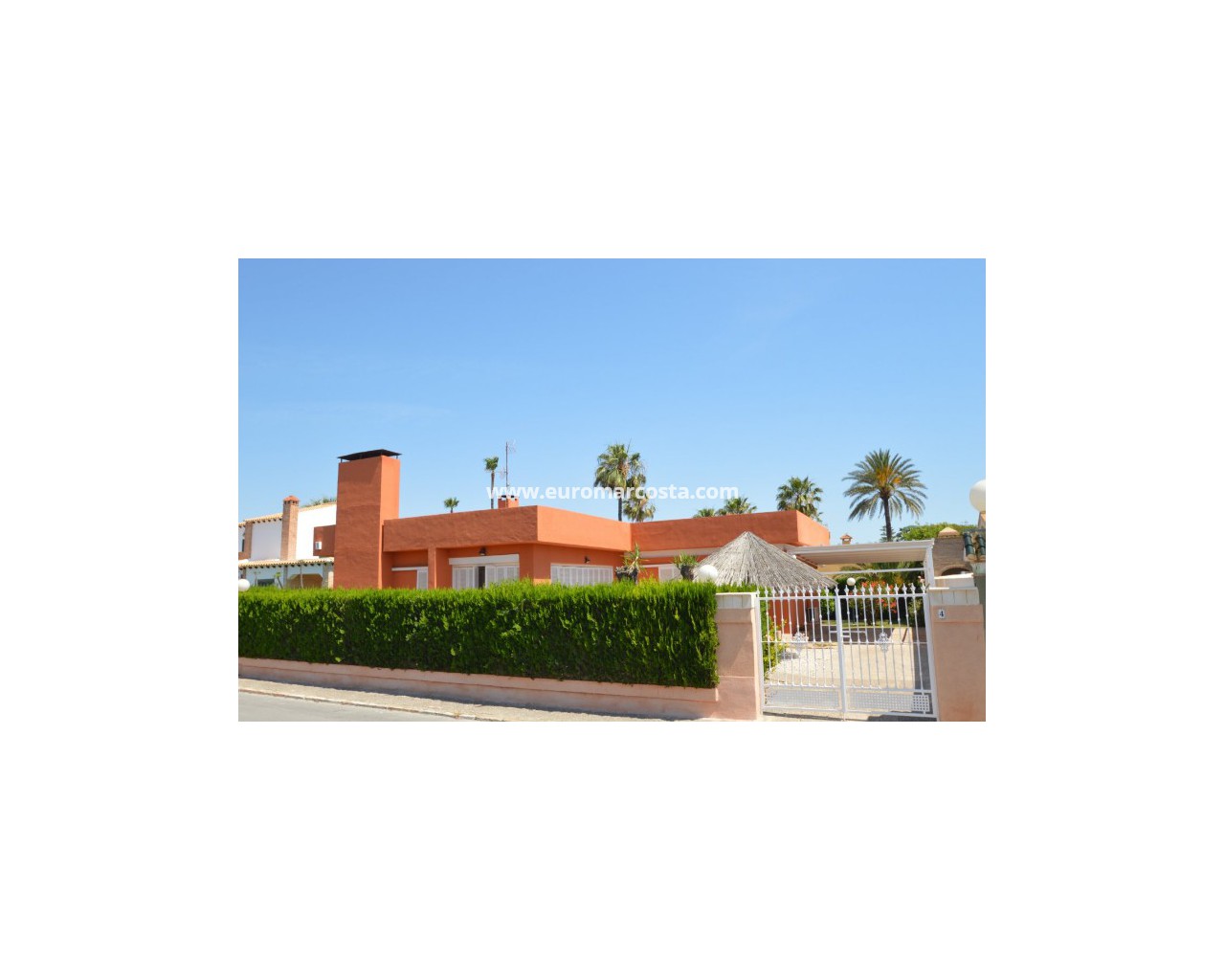 Villa · Sale · Torrevieja · SO-17939