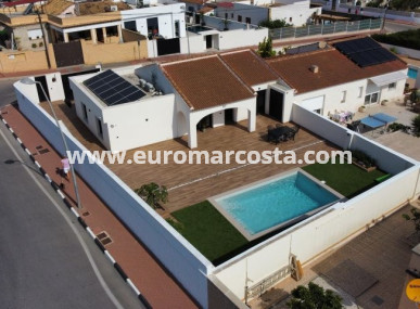 Villa - Sale - Torrevieja - TORREVIEJA
