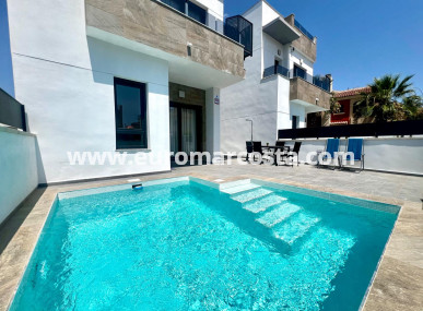 Villa - Sale - Torrevieja - TORREVIEJA