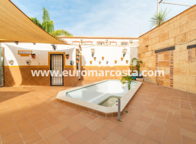 Villa - Sale - Torrevieja - TORREVIEJA