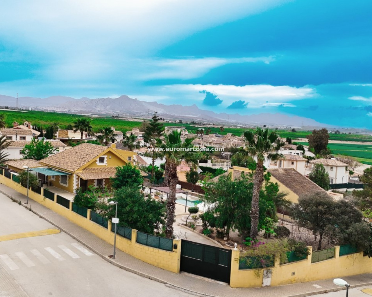 Villa · Venta · Fortuna · 4399