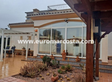 Villa - Venta - Hondón de las Nieves - Hondón de las Nieves