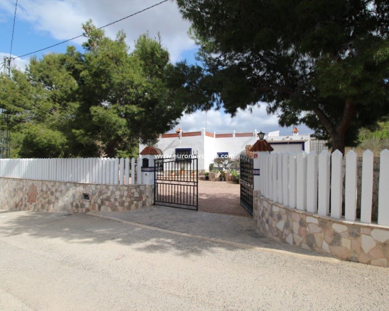 Villa · Venta · Hondón de los Fráiles · 4011