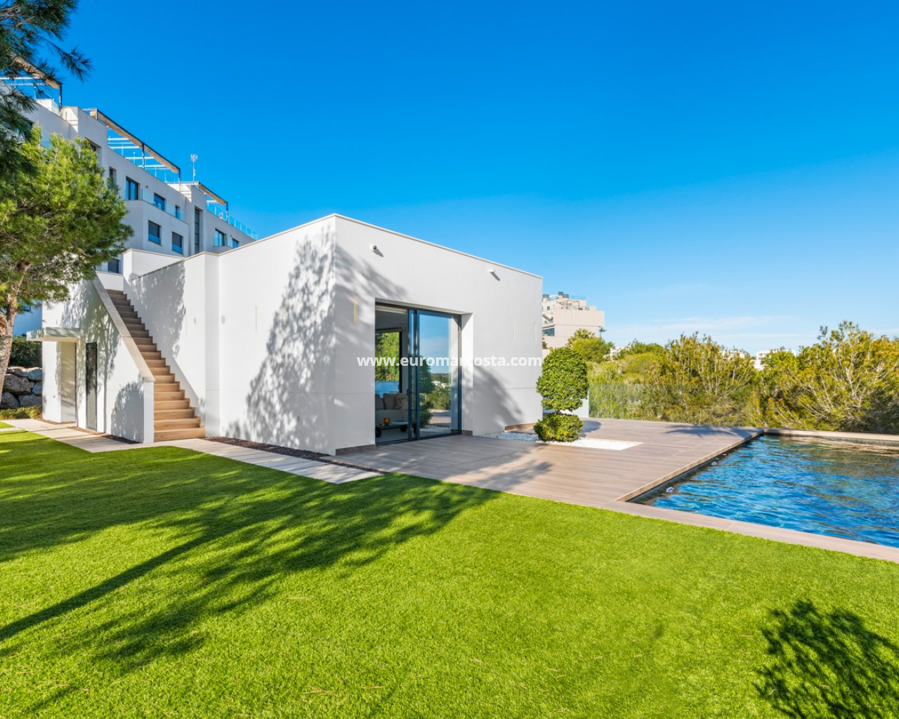 Villa · Venta · Las Colinas Golf Resort · CB-67468