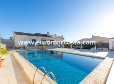 Villa - Venta - Torrevieja - TORREVIEJA