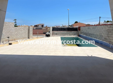Villa - Venta - Torrevieja - TORREVIEJA