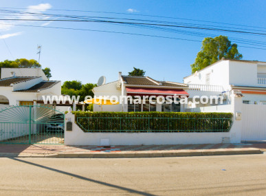 Villa - Venta - Torrevieja - Urbanización San Luis