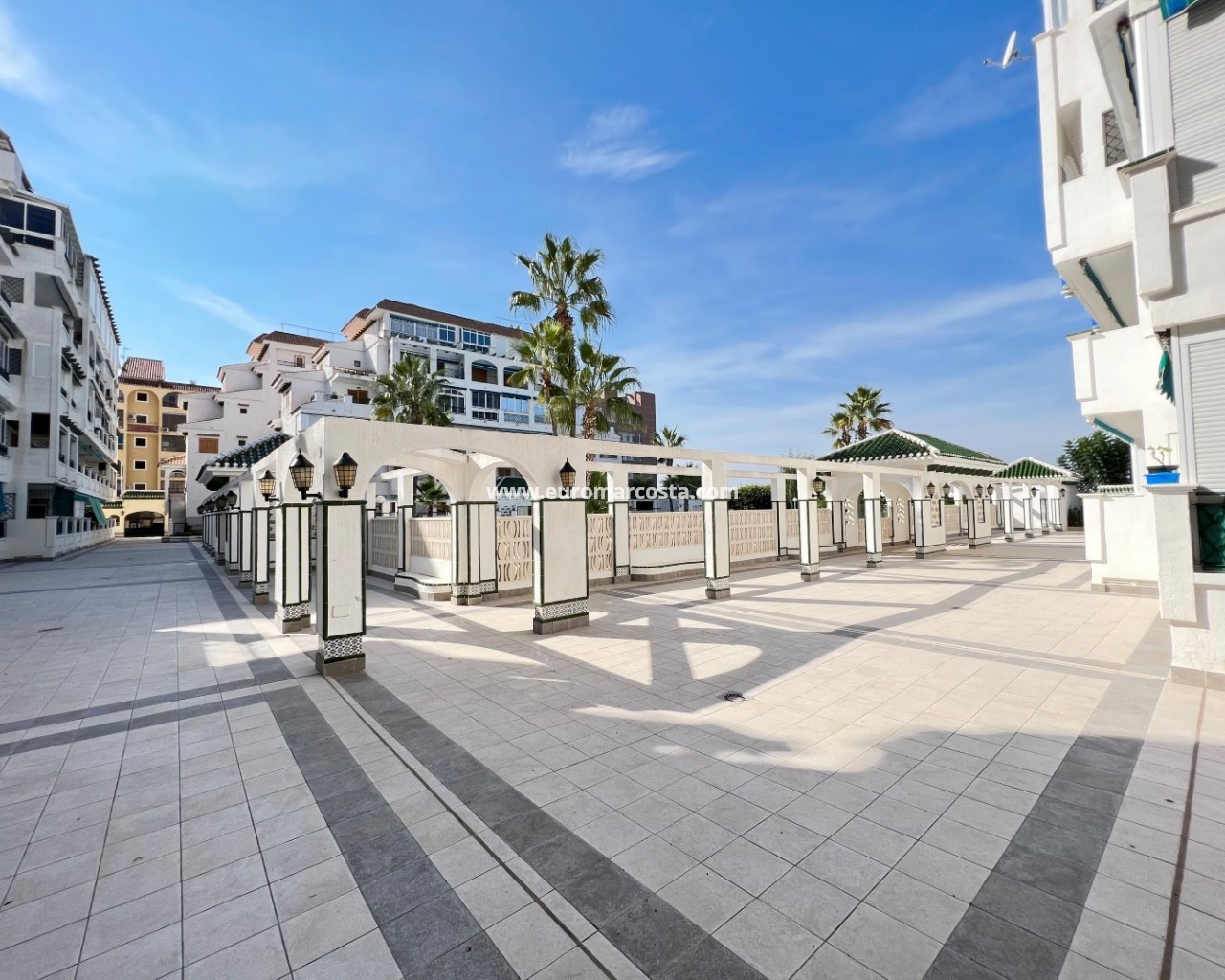 Wohnung · Objekte zum Wiederverkauf · Torrevieja · 4071