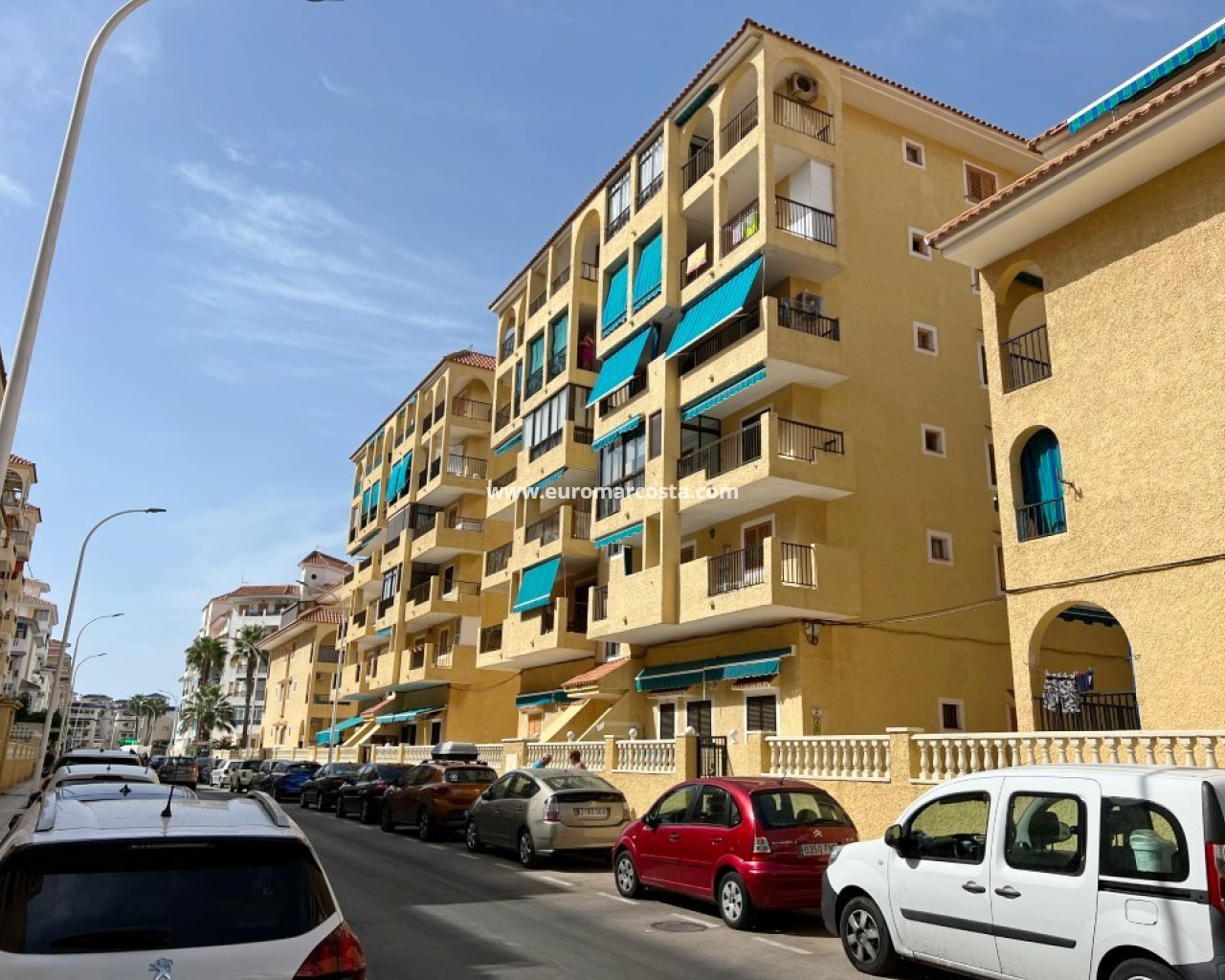 Wohnung · Objekte zum Wiederverkauf · Torrevieja · 4130