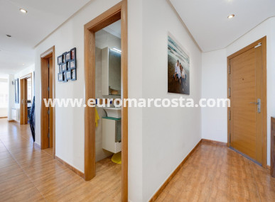 Wohnung - Objekte zum Wiederverkauf - Torrevieja - TORREVIEJA