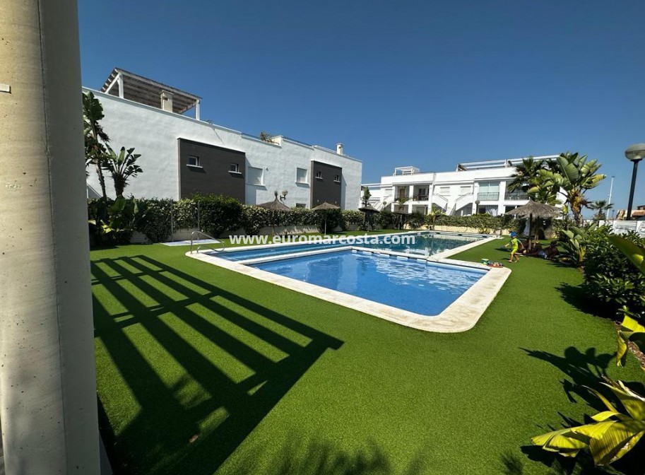 Sale - Bungalow - Torrevieja - Sector 25