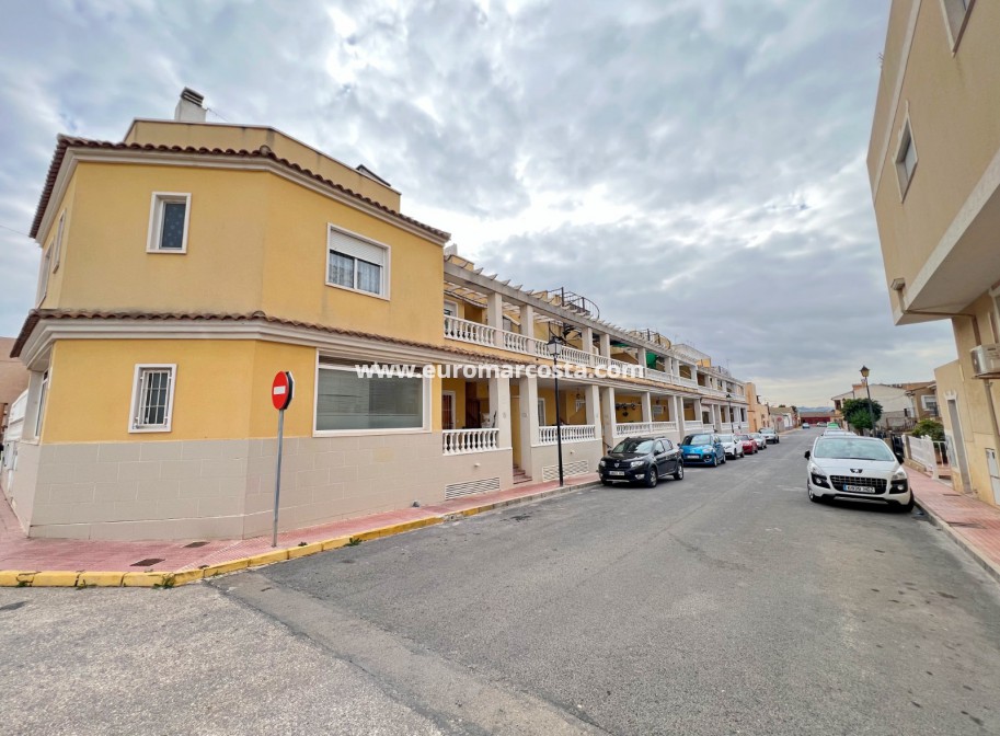 Sale - Bungalow Planta Baja - Daya Nueva