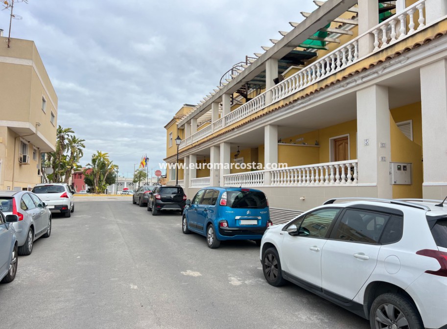 Sale - Bungalow Planta Baja - Daya Nueva