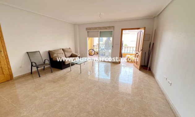 Sale - Bungalow Planta Baja - Daya Nueva