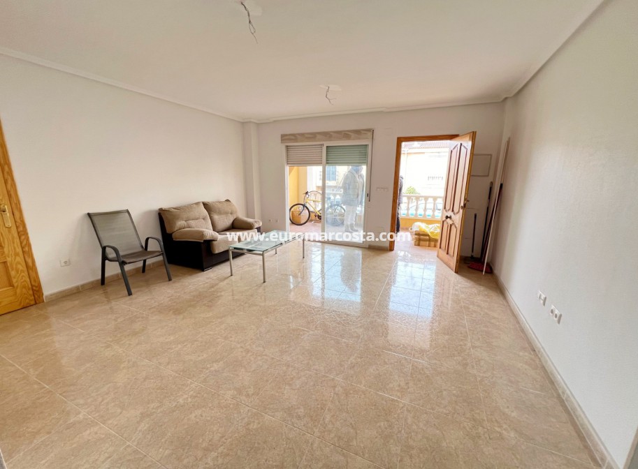 Sale - Bungalow Planta Baja - Daya Nueva