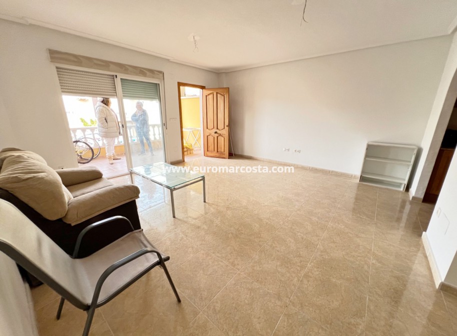 Sale - Bungalow Planta Baja - Daya Nueva