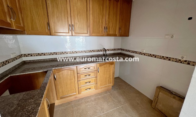 Sale - Bungalow Planta Baja - Daya Nueva