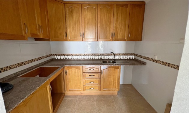 Sale - Bungalow Planta Baja - Daya Nueva