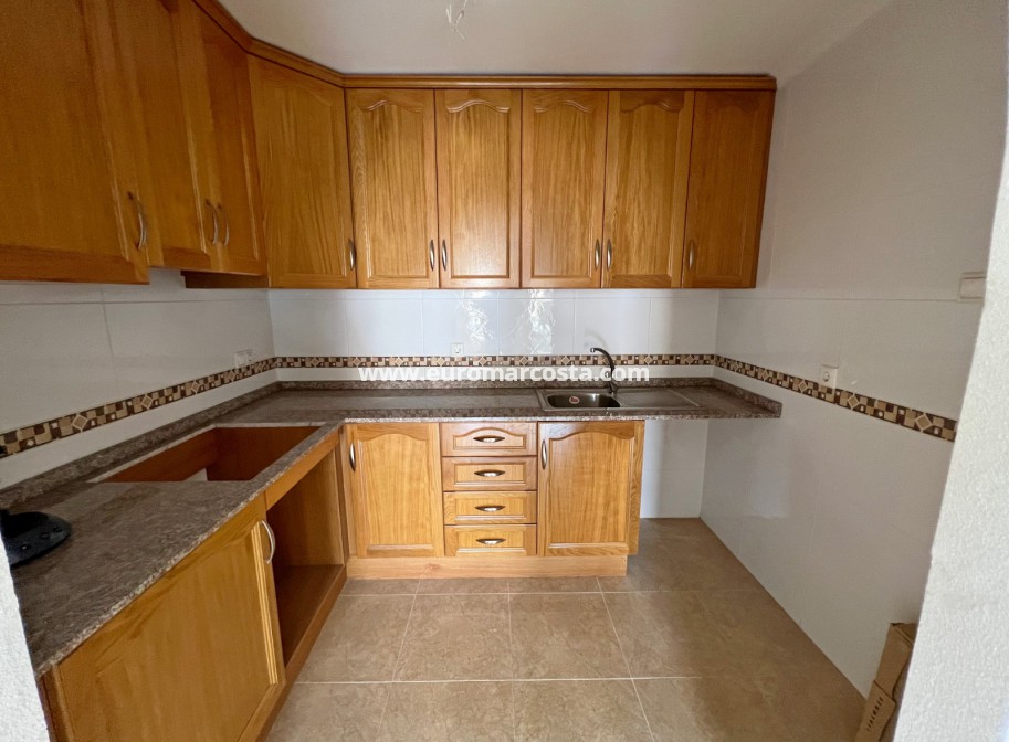 Sale - Bungalow Planta Baja - Daya Nueva