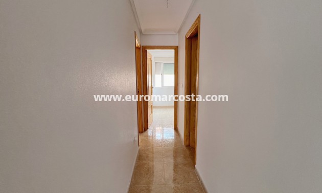 Sale - Bungalow Planta Baja - Daya Nueva