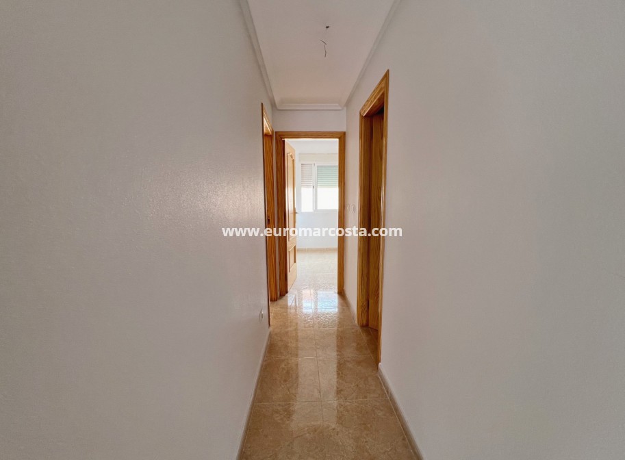 Sale - Bungalow Planta Baja - Daya Nueva