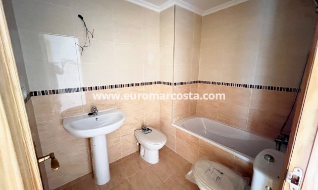 Sale - Bungalow Planta Baja - Daya Nueva