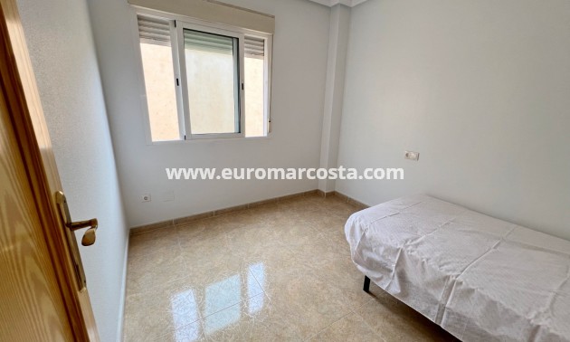 Sale - Bungalow Planta Baja - Daya Nueva