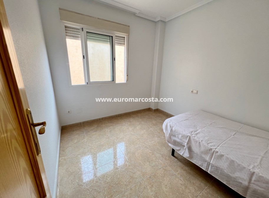 Sale - Bungalow Planta Baja - Daya Nueva