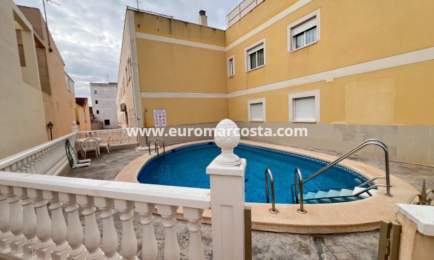 Sale - Bungalow Planta Baja - Daya Nueva