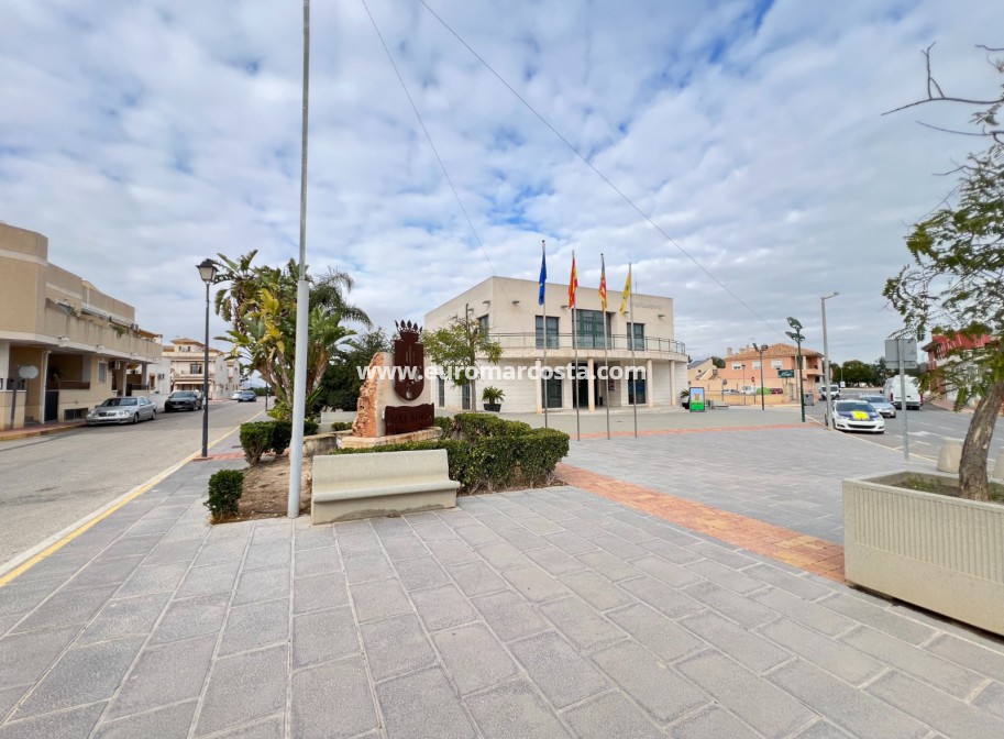 Sale - Bungalow Planta Baja - Daya Nueva