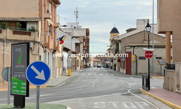 Sale - Bungalow Planta Baja - Daya Nueva