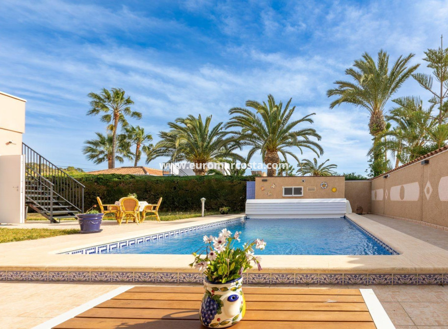 Objekte zum Wiederverkauf - Villa freitstehend - Torrevieja - TORREVIEJA