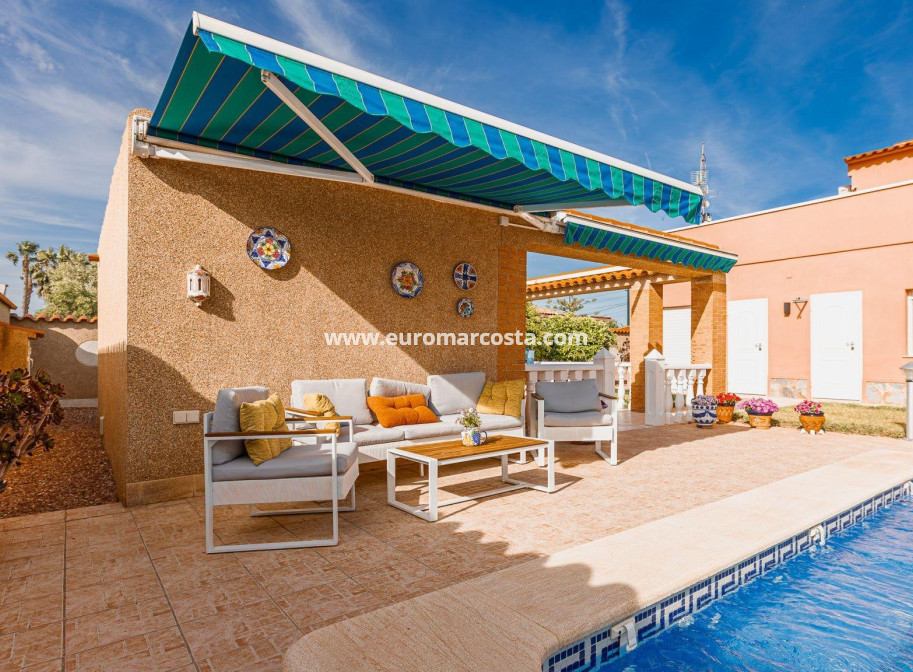 Objekte zum Wiederverkauf - Villa freitstehend - Torrevieja - TORREVIEJA