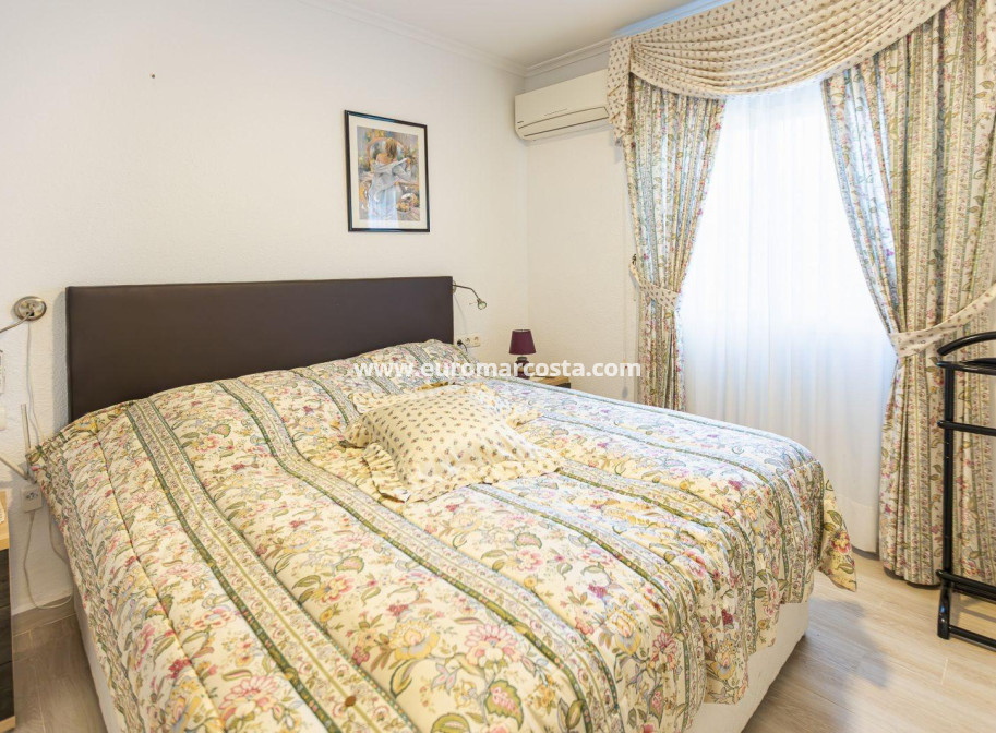 Sale - Villa - Torrevieja - TORREVIEJA