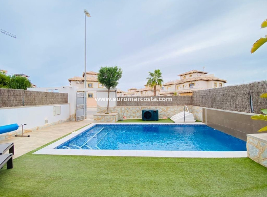 Objekte zum Wiederverkauf - Villa freitstehend - Orihuela Costa