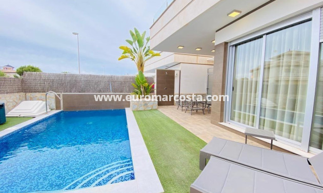 Sale - Villa - Orihuela Costa