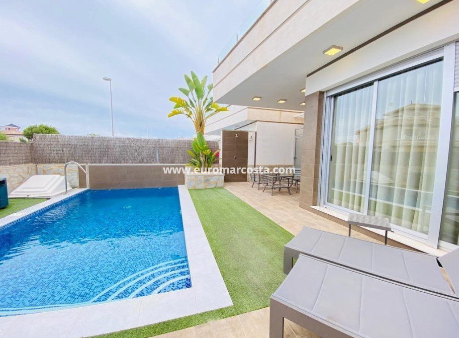 Sale - Villa - Orihuela Costa