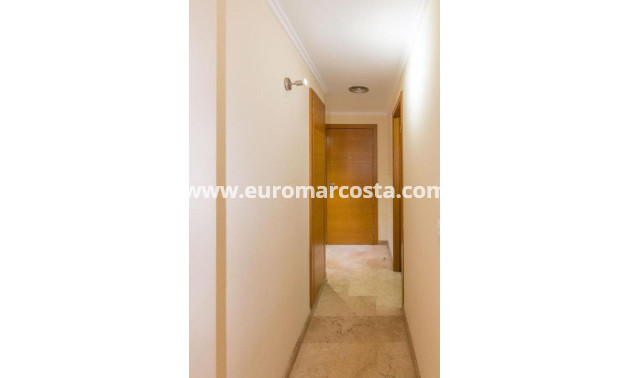 Sale - Apartment / flat - Denia