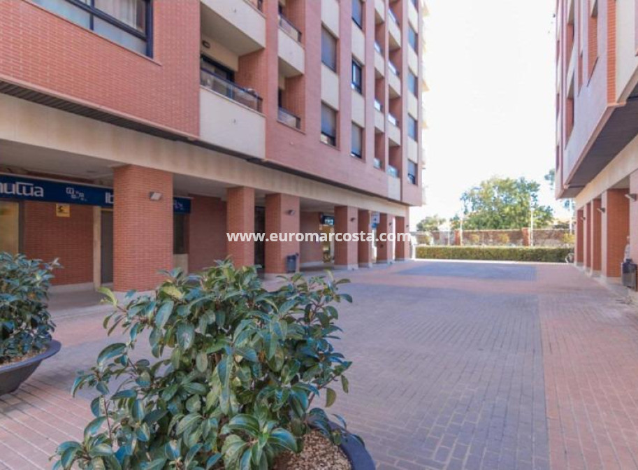 Sale - Apartment / flat - Denia