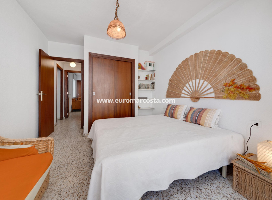 Sale - Apartment / flat - Torrevieja - Puerto