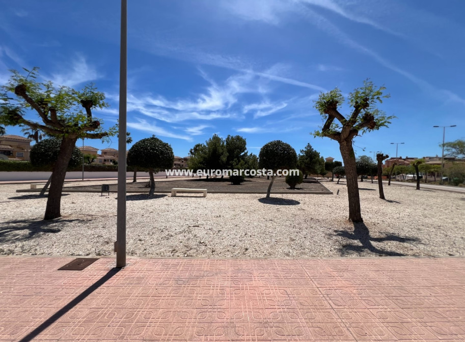 Objekte zum Wiederverkauf - Stadthaus - Torrevieja - TORREVIEJA