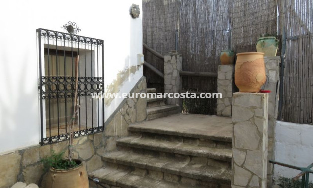 Sale - Country house - Hondón de las Nieves