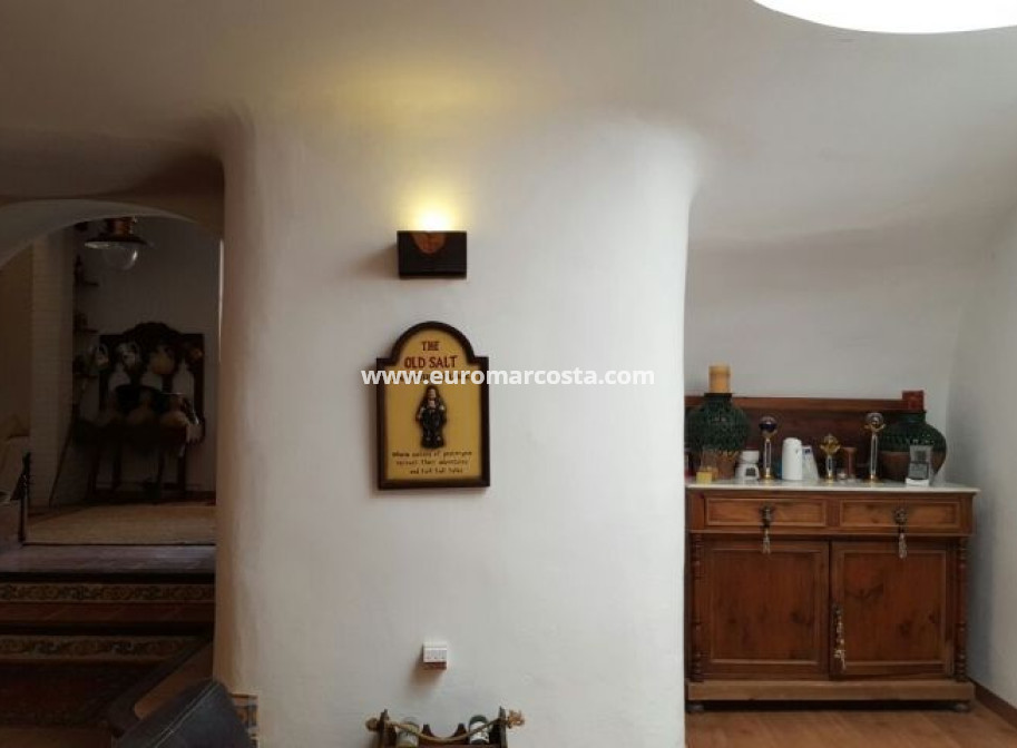 Sale - Country house - Hondón de las Nieves