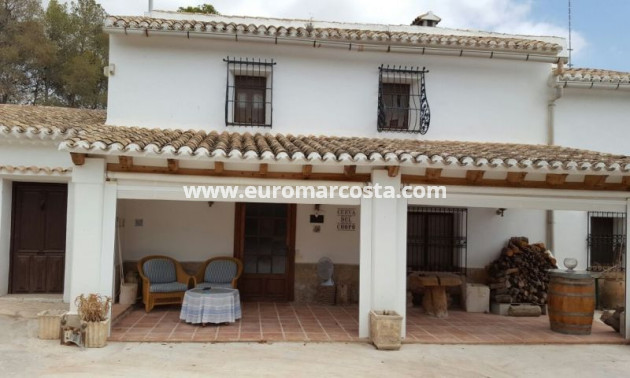 Sale - Country house - Hondón de las Nieves