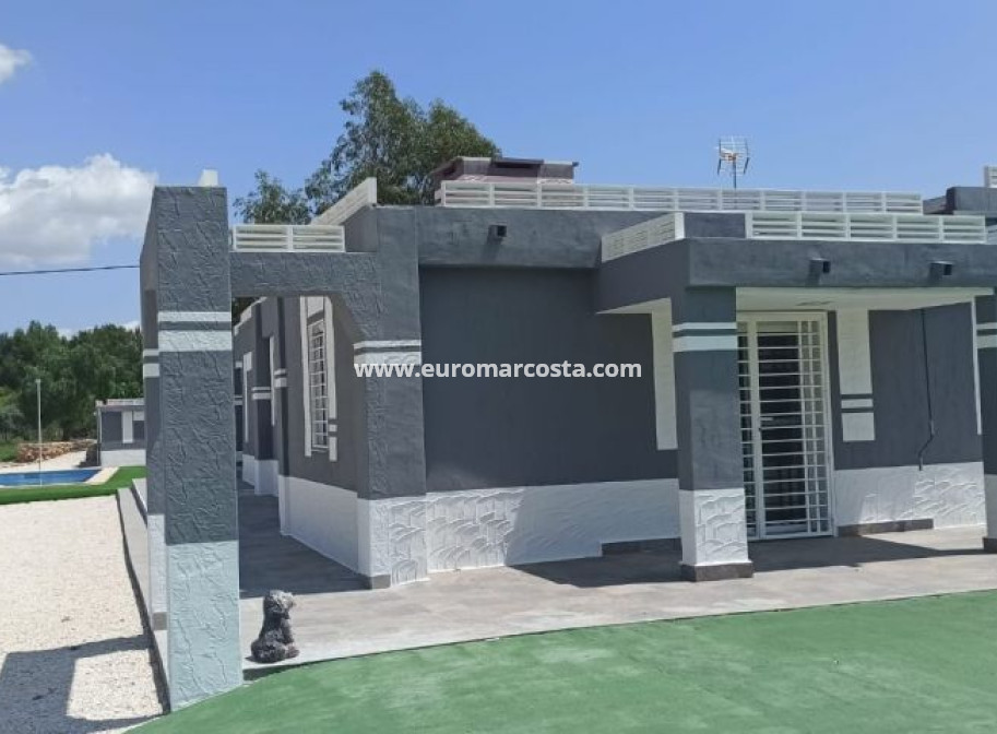 Sale - Villa - Hondón de las Nieves