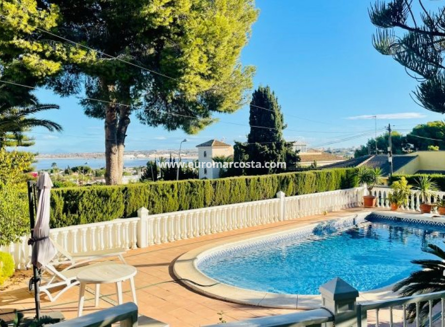 Objekte zum Wiederverkauf - Villa freitstehend - Torrevieja - TORREVIEJA