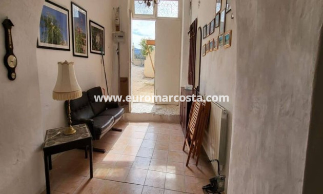 Sale - Country house - La Canalosa - Alicante